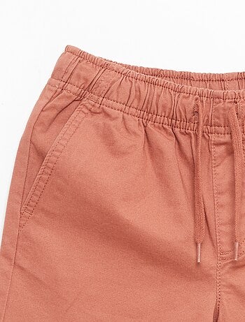 Bermuda chino liso con cordones ajustables