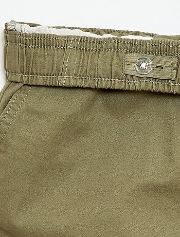 Bermuda chino liso con cordones ajustables