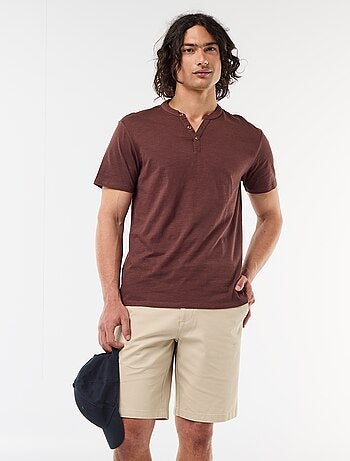 Bermuda chino liso en dobby