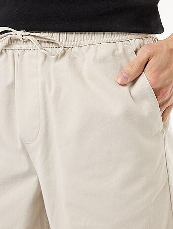 Bermuda chino liso