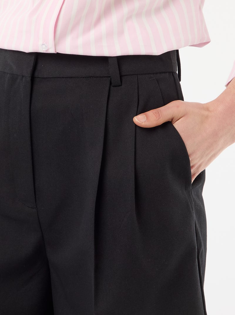 Bermuda con pinzas de tiro alto Negro - Kiabi
