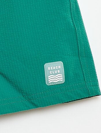 Bermuda de baño con efecto gofrado