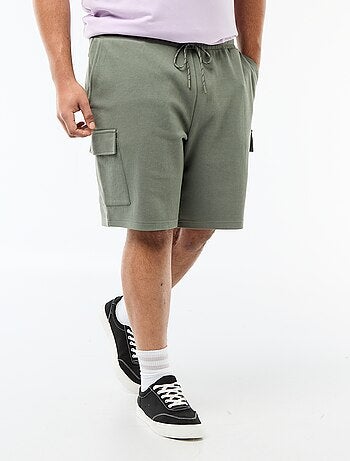 Bermuda de punto piqué con bolsillos de solapa