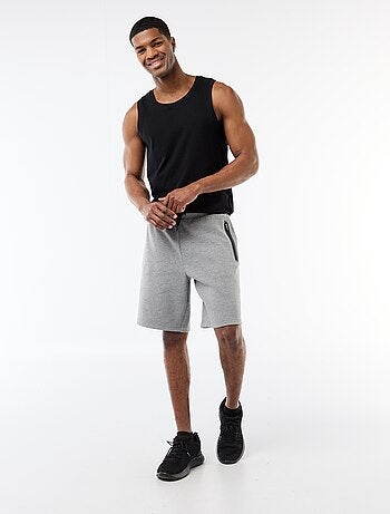 Bermuda de punto piqué estilo deportivo