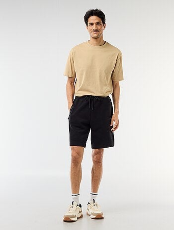 Bermuda de punto piqué estilo deportivo