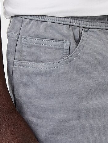 Bermuda ligera con cordones ajustables