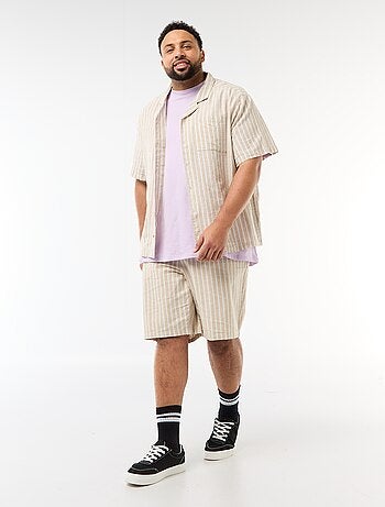 Bermuda ligero liso con 4 bolsillos