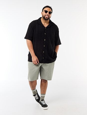 Bermuda ligero liso con 4 bolsillos