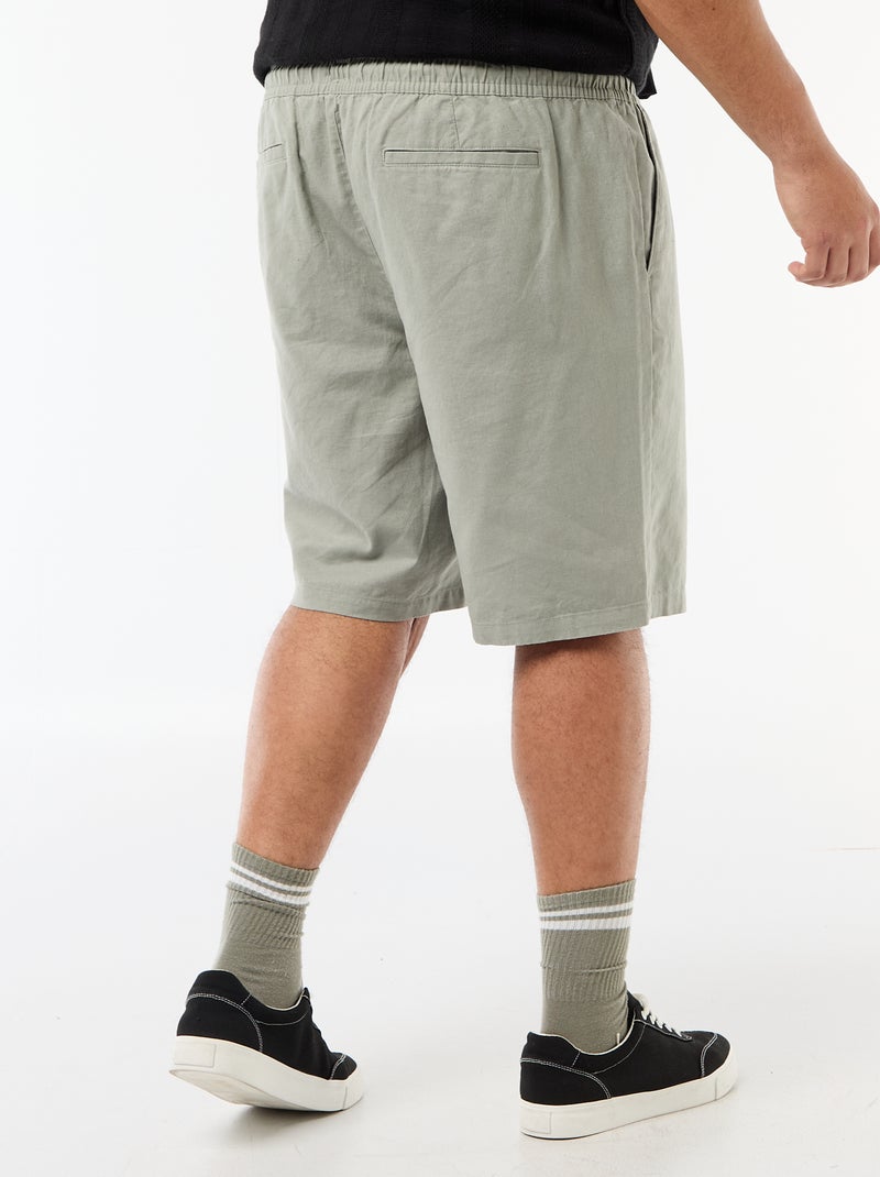 Bermuda ligero liso con 4 bolsillos Verde - Kiabi