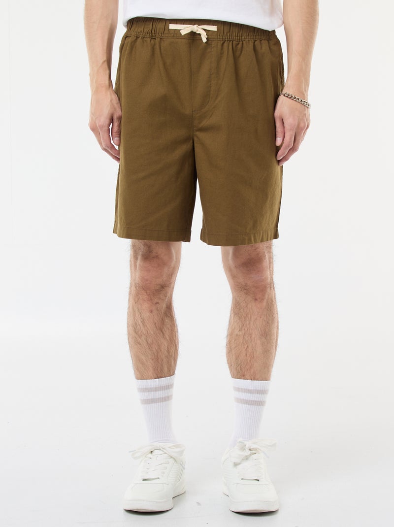 Bermuda liso de algodón y lino Verde - Kiabi