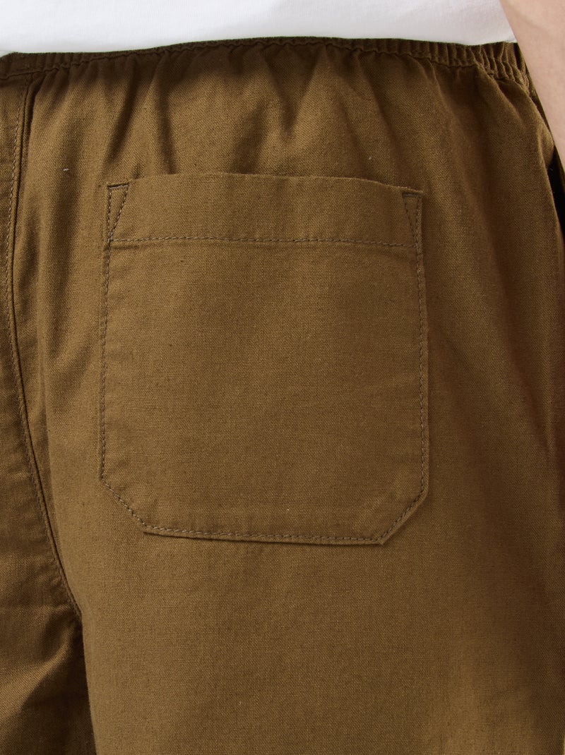 Bermuda liso de algodón y lino Verde - Kiabi