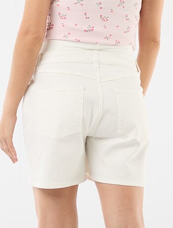Bermuda vaquero de tiro alto de maternidad