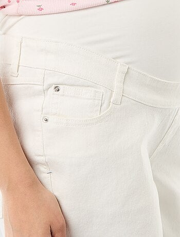 Bermuda vaquero de tiro alto de maternidad