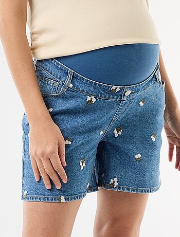 Bermuda vaquero de tiro alto de maternidad con bordados