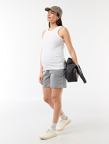 Bermuda vaquero de tiro alto de maternidad