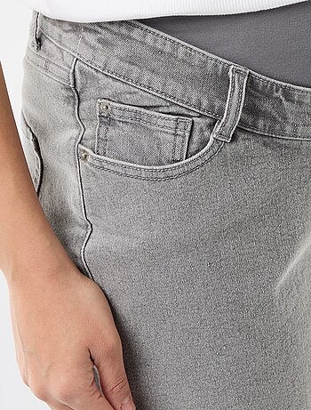 Bermuda vaquero de tiro alto de maternidad