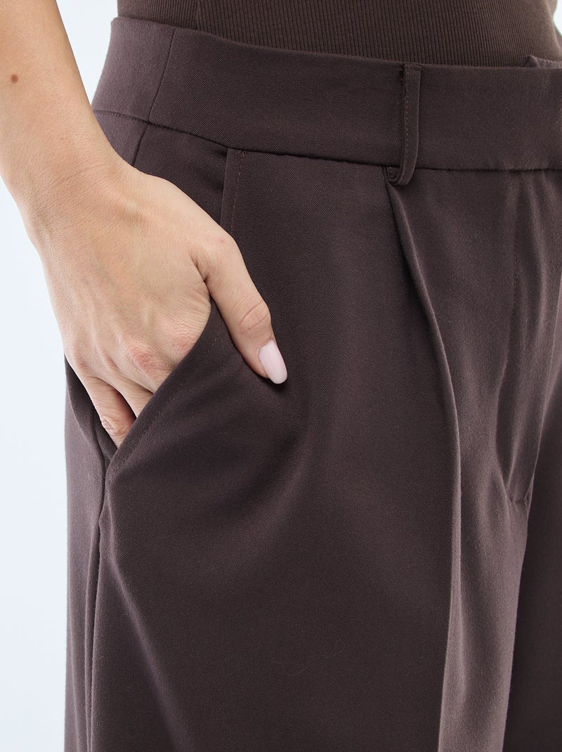 Bermudas con pinzas de tiro alto Marron - Kiabi