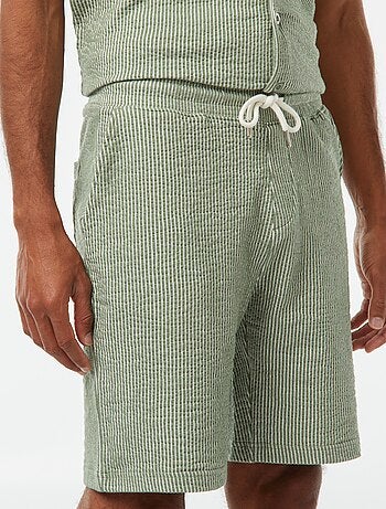 Bermudas de tejido tipo crespón de rayas