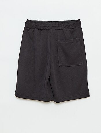 Bermudas deportivas ligeras con bolsillos