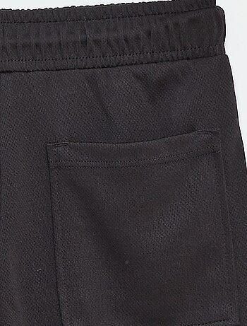 Bermudas deportivas ligeras con bolsillos
