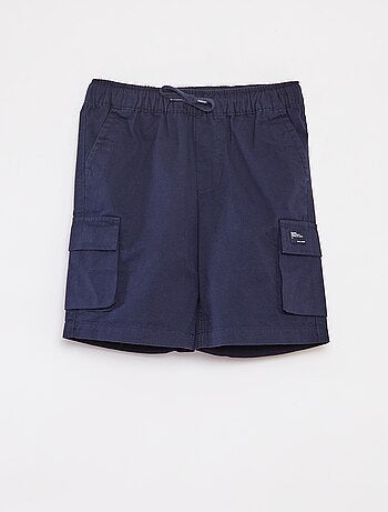 Bermudas lisas con bolsillos con solapa