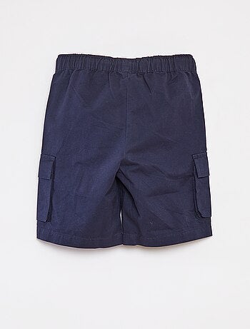 Bermudas lisas con bolsillos con solapa