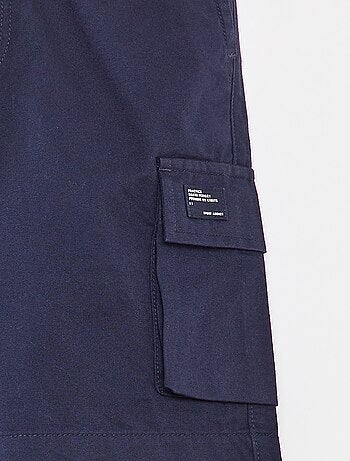 Bermudas lisas con bolsillos con solapa