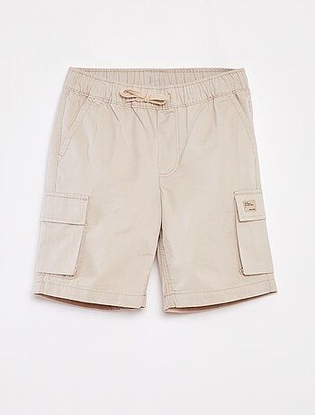 Bermudas lisas con bolsillos con solapa