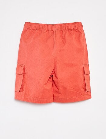 Bermudas lisas con bolsillos con solapa