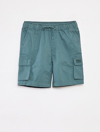 Bermudas lisas con bolsillos con solapa