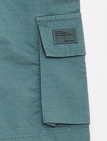 Bermudas lisas con bolsillos con solapa