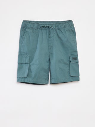 Bermudas lisas con bolsillos con solapa