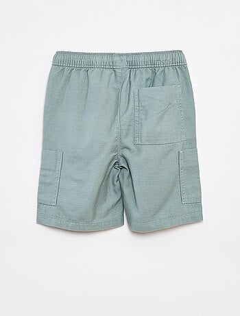 Bermudas lisas de sarga con bolsillos