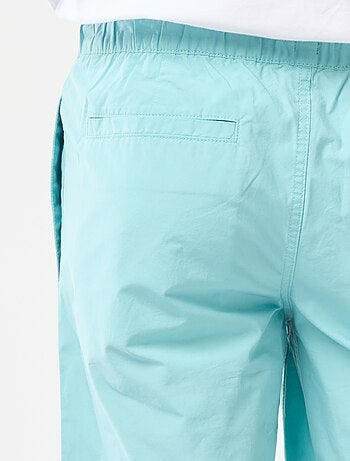 Bermudas lisas tipo chino con cordones ajustables