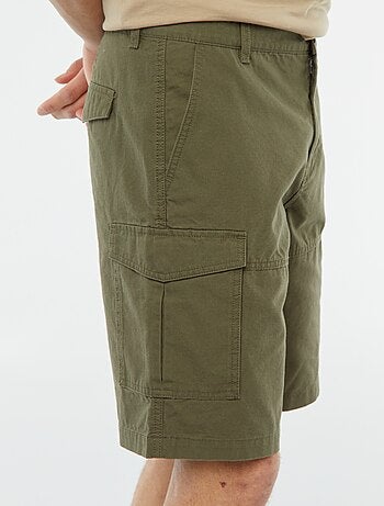 Bermudas multibolsillos