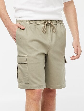 Bermudas rectas con bolsillos con solapas