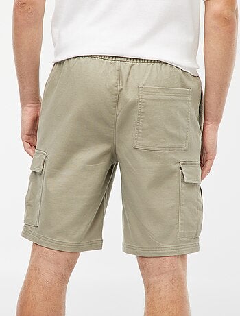 Bermudas rectas con bolsillos con solapas