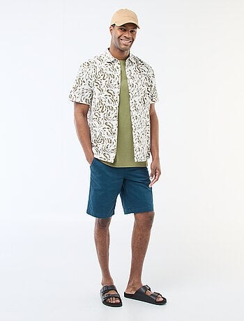 Bermudas tipo chino de sarga lisas