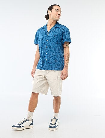 Bermudas tipo chino de sarga lisas multibolsillos