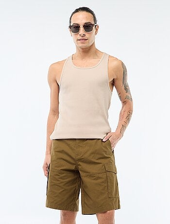 Bermudas tipo chino de sarga lisas multibolsillos