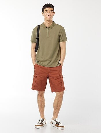 Bermudas tipo chino de sarga lisas multibolsillos