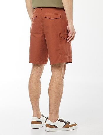 Bermudas tipo chino de sarga lisas multibolsillos