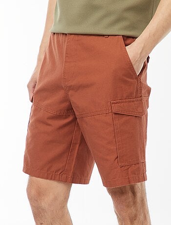 Bermudas tipo chino de sarga lisas multibolsillos