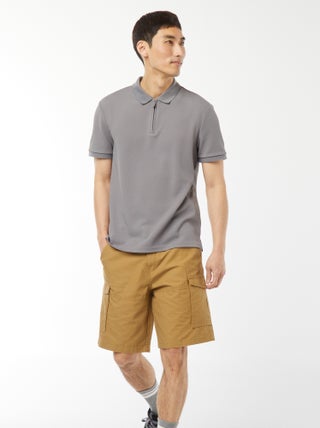 Bermudas tipo chino de sarga lisas multibolsillos