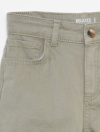Bermudas tipo chino