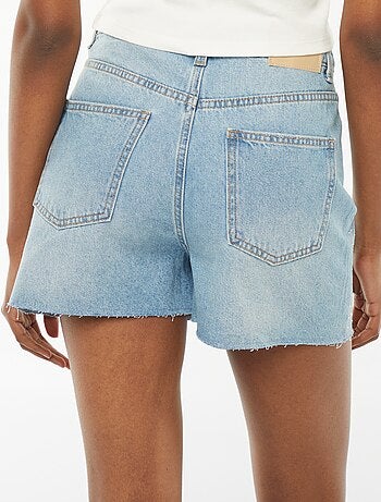 Bermudas vaqueras con 5 bolsillos y strass