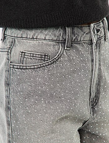 Bermudas vaqueras con 5 bolsillos y strass