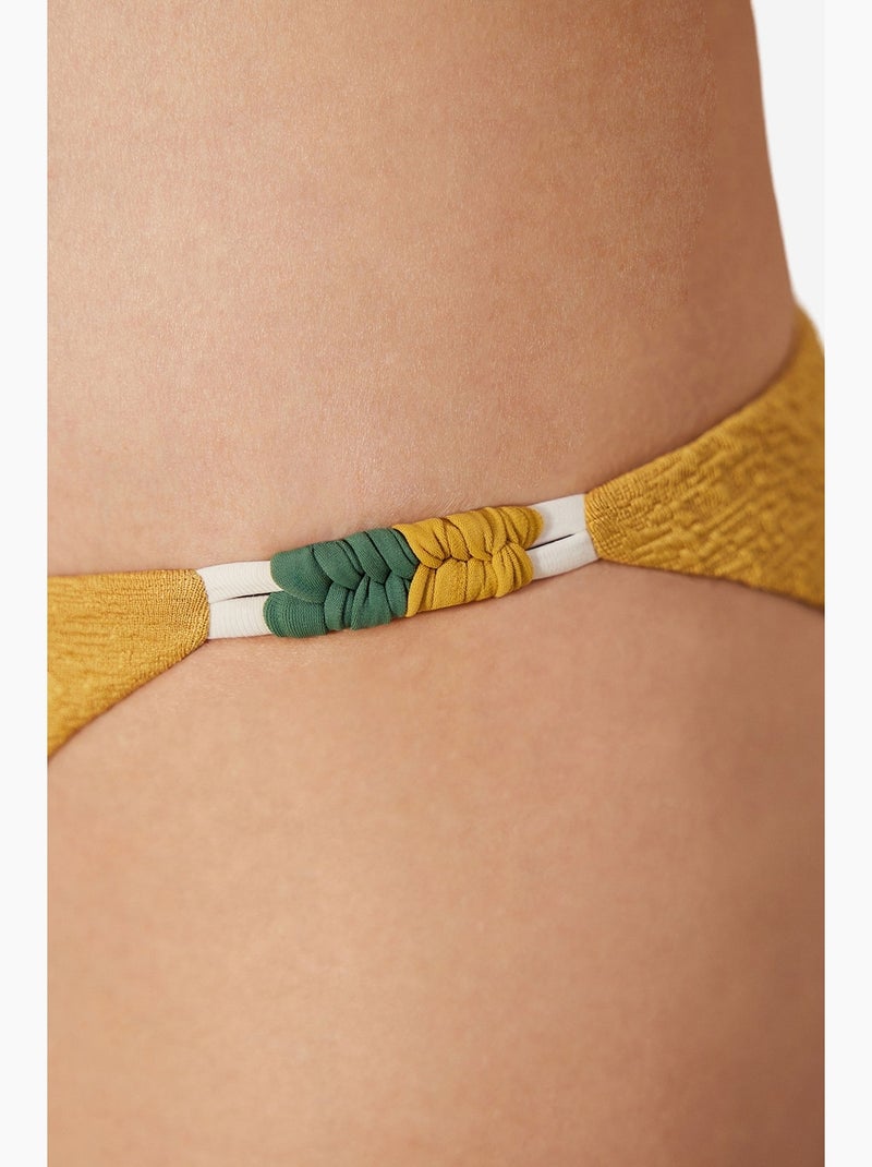 Blanca braga de bikini con lateral texturizado y macramé penti Ámbar - Kiabi