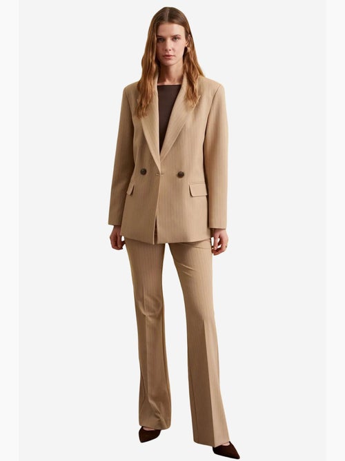 Blazer de crepé a rayas con cuello chal dilvin - Kiabi Blazer de crepé a rayas con cuello chal dilvin - Kiabi