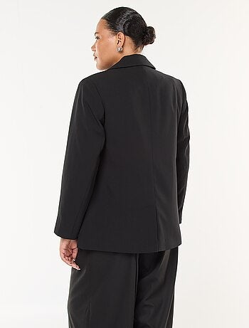 Blazer liso con 2 bolsillos con solapa